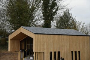 Couverture en ardoise naturelle d'un chalet a Felleries