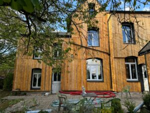 Habillage de facade en zinc a Avesnes-sur-Helpe par Couverture de l'Helpe