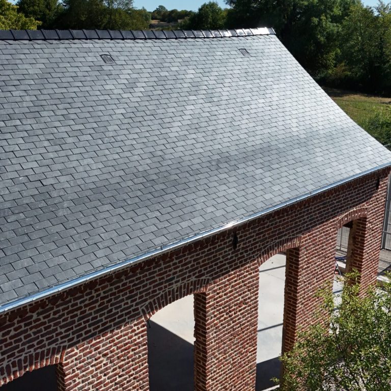 Chantier de toiture — salle des fêtes de Willies — Couverture de l'Helpe (Avesnois)