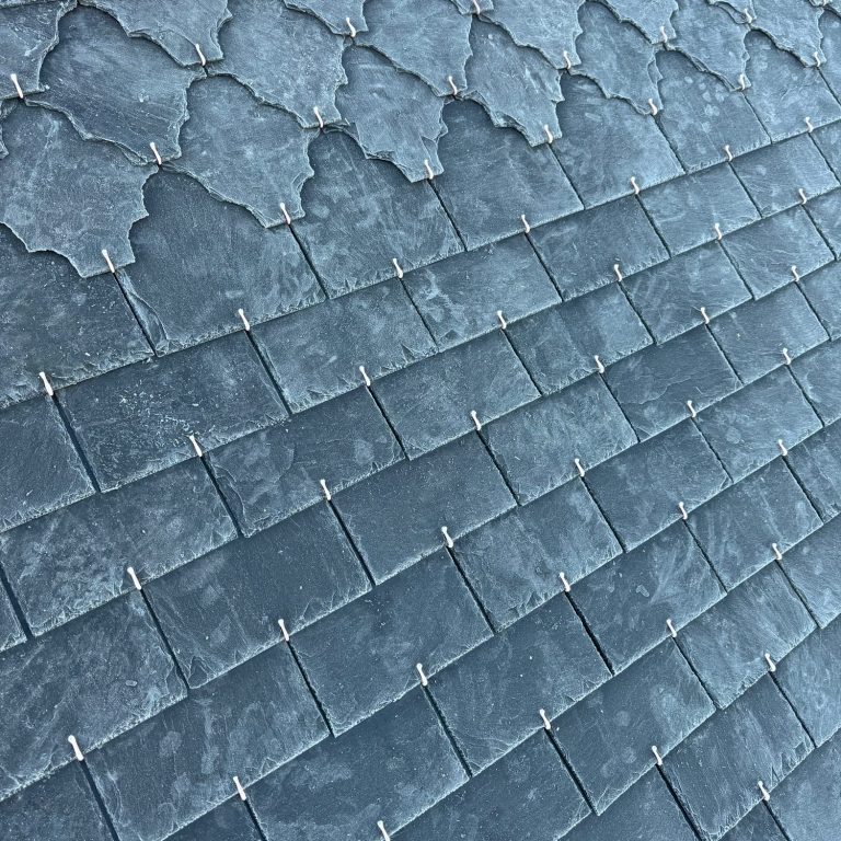 Couverture en ardoise naturelle — Couverture de l'Helpe